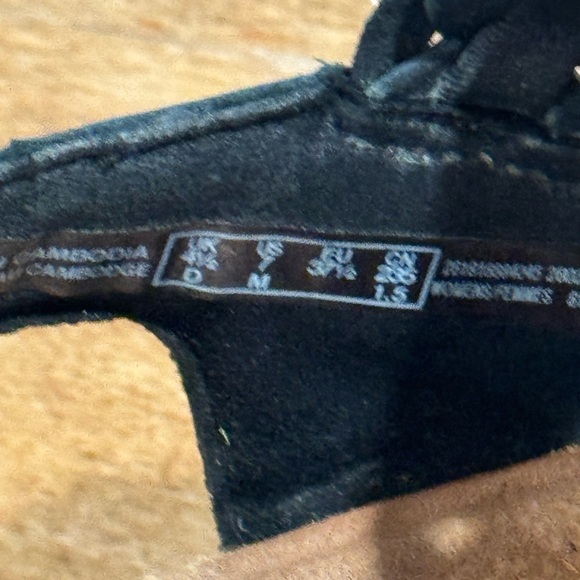 Clarks womens Black Sandals Arwell Glide 
Leather Velcro heal strap US 7, UK 4.5 - Picture 4 of 6